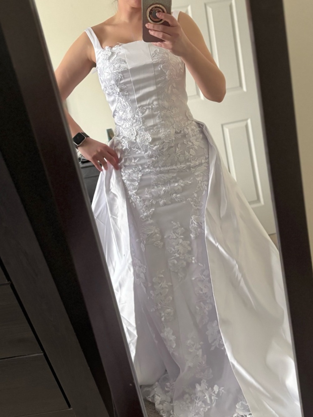 Elegant White Satin Ballgown Wedding Dress - Picture 5 of 6